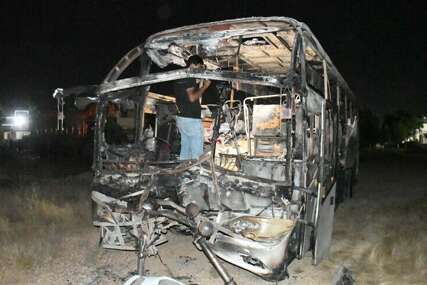 Putnički autobus sletio u Kashmiru, poginula 21 osoba, 61 povrijeđena