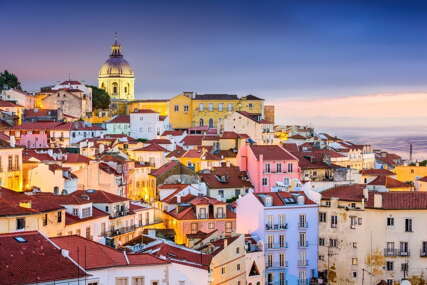 Ovo je najšareniji grad na svijetu i nalazi se u Portugalu