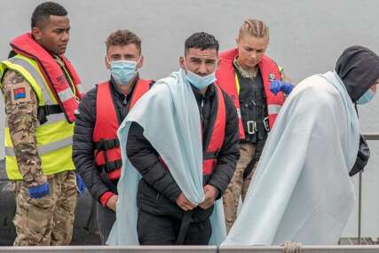 Dogovor Londona i Pariza: 900 miliona dolara za zaustavljanje migranata na Lamanšu