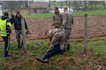 Pripadnici Oružanih snaga BiH izvukli muškarca iz smrskanog auta, spasili mu život