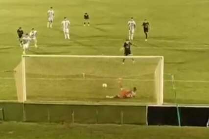 VIDEO Najbizarniji gol sezone. Promašio penal pa zabio na nevjerojatan način