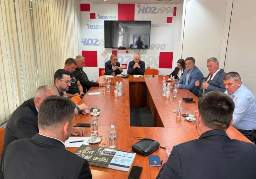 FOTO: HDZ 1990