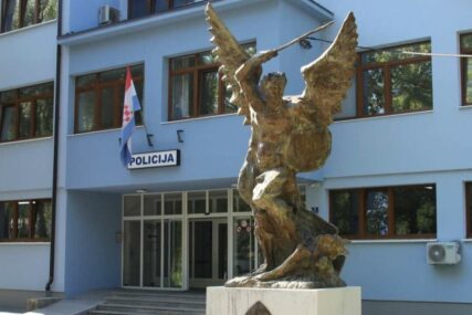 Policija HBK-a upozorava na lažne SMS poruke i investicijske prevare