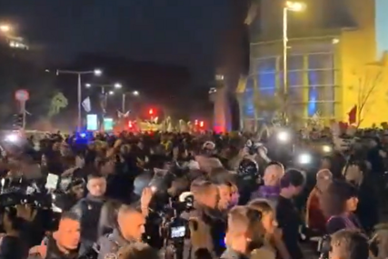 Policija nasilno rastjeruje demonstrante u Tel Avivu koji protestuju protiv rata u Iranu