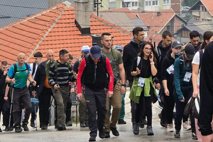 Iz Zenice krenuo marš prema Ahmićima, učestvuje 150 osoba