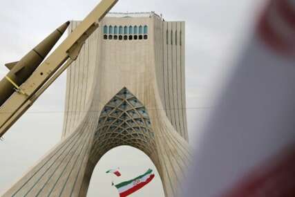 Zvaničnik: Iranske zalihe projektila i dronova "dovoljne za godine rata"