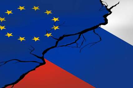 EU i države članice pozvale ruske ambasadore nakon što je Moskva poručila strancima da napuste Kijev