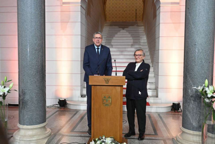 U čast 130 godina Vijećnice otvorena izložba Safeta Zeca 'Sarajevske kuće'