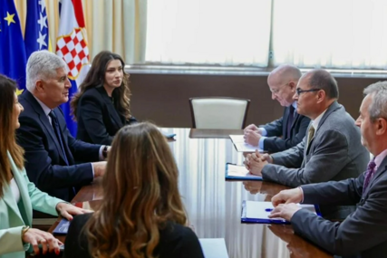 Schmidt razgovarao s Čovićem o radu Parlamentarne skupštine BiH koji HDZ i SNSD mjesecima blokiraju