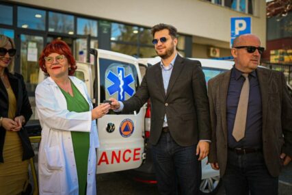Općina nabavila novo sanitetsko vozilo i medicinsku opremu za Dom zdravlja Stari Grad
