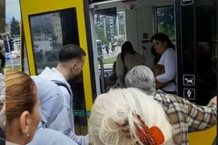 Uhapšen muškarac koji je u Sarajevu napao ženu zbog mačke u tramvaju: Bio je pijan