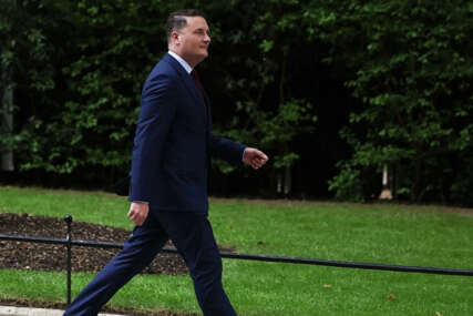 Sastanak koji je trajao 17 minuta: Streeting napustio Downing Street usred političke drame