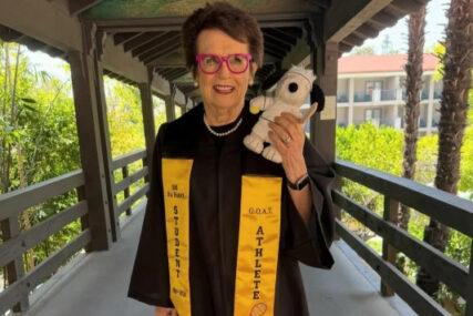 "Da, dušo, trebala je samo 61 godina!": Billie Jean King diplomirala u 82. godini nakon što je napustila fakultet zbog tenisa