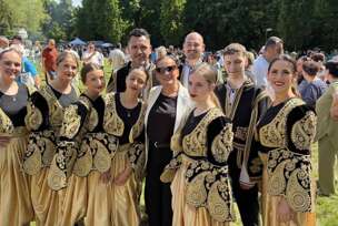 FOTO: ELVIRA SA FOLKLORAŠIMA