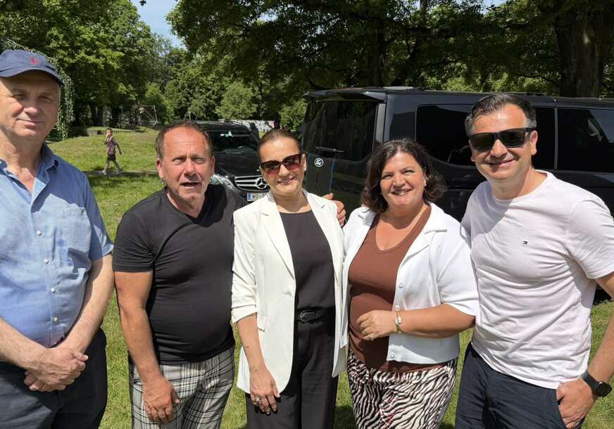 FOTO: OMER EFENDIJA SARAJLIĆ SA ZIJOM I SAMIROM KASUMOVIĆ