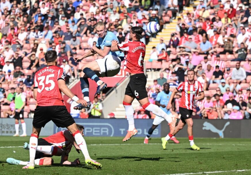 FOTO: EPA/DANIEL HAMBURY E