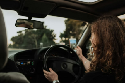 Snimala se kako vozi 200 km/h, izrečena joj najstrožija kazna za prekoračenje brzine u historiji Švicarske