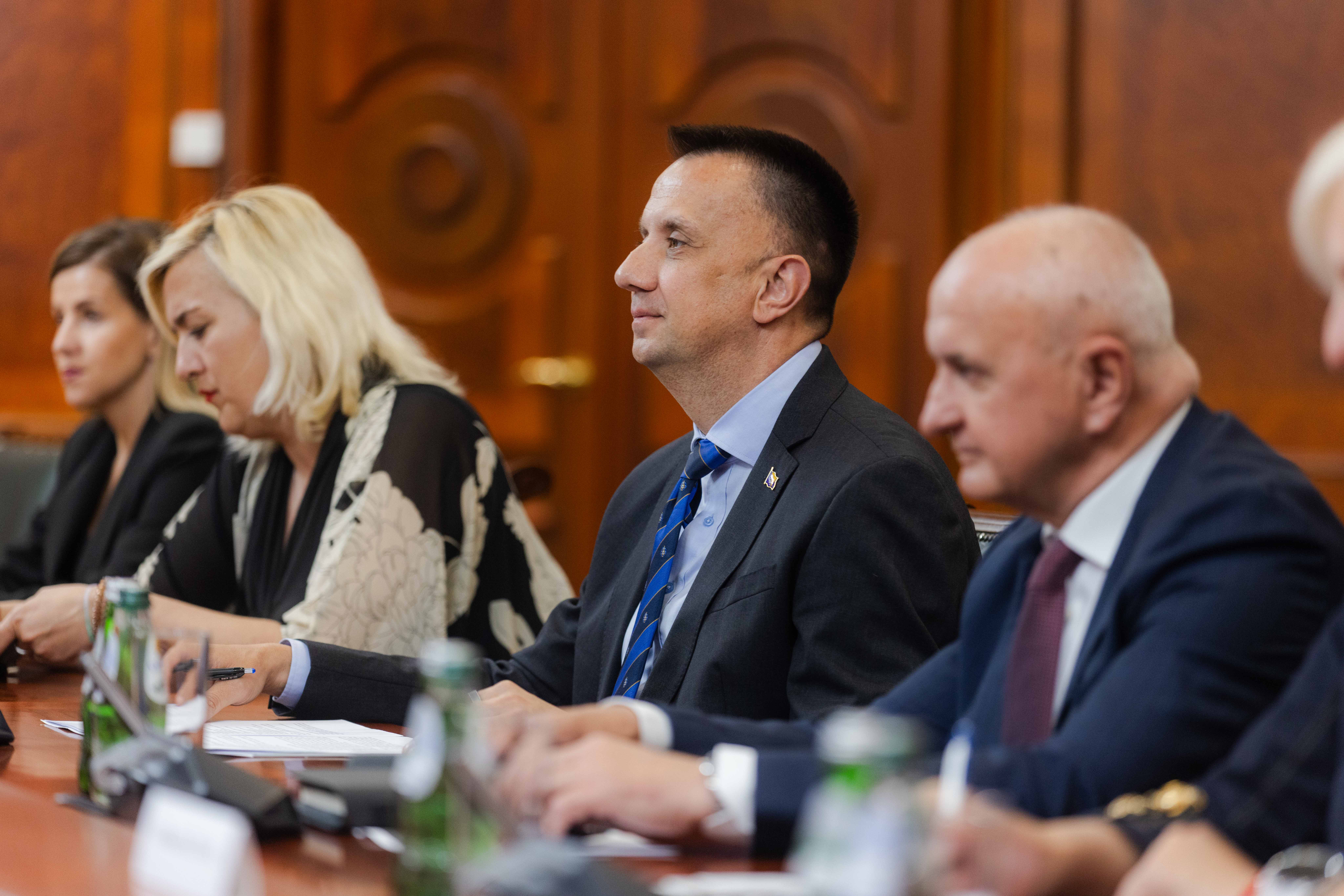 PLINSKO POVEZIVANJE I NOVE ELEKTRANE Ministar Lakić predstavio prioritete Federacije BiH na regionalnom sastanku