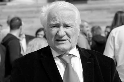 Preminuo Dragoljub Mićunović