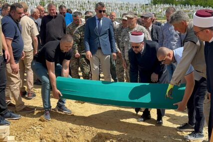 Klanjana dženaza svirepo ubijenoj Elmi Prusac-Godinjak