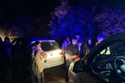 Dvojica bh. državljana uhapšena kod Gradiške: U vozilima prevozili 15 migranata