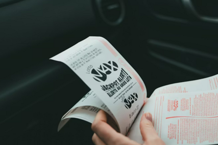 Prodavačica lutrije ukrala više od 700 tiketa nadajući se velikom dobitku