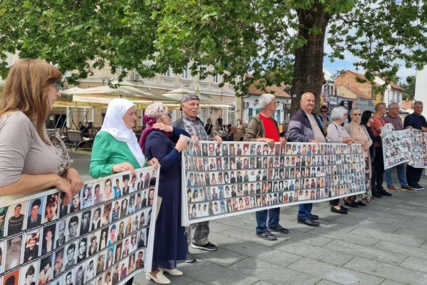 Majke Srebrenice: Puštanje ratnih zločinaca na slobodu dodatno vrijeđa žrtve i njihove porodice