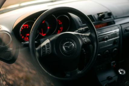 Norvežanin kupio polovni auto pa otkrio da troši 11 litara ulja na 1.000 km, sud kaznio prodavača