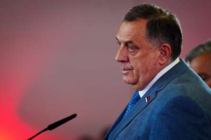Dodik u Chicagu: "Zločine su činili i neki pripadnici srpskog naroda, ja ih ne branim. I treba da budu osuđeni" (VIDEO)