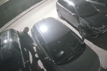 Drama na Ciglanama: Nepoznati muškarac izgrebao više automobila, stanari ogorčeni