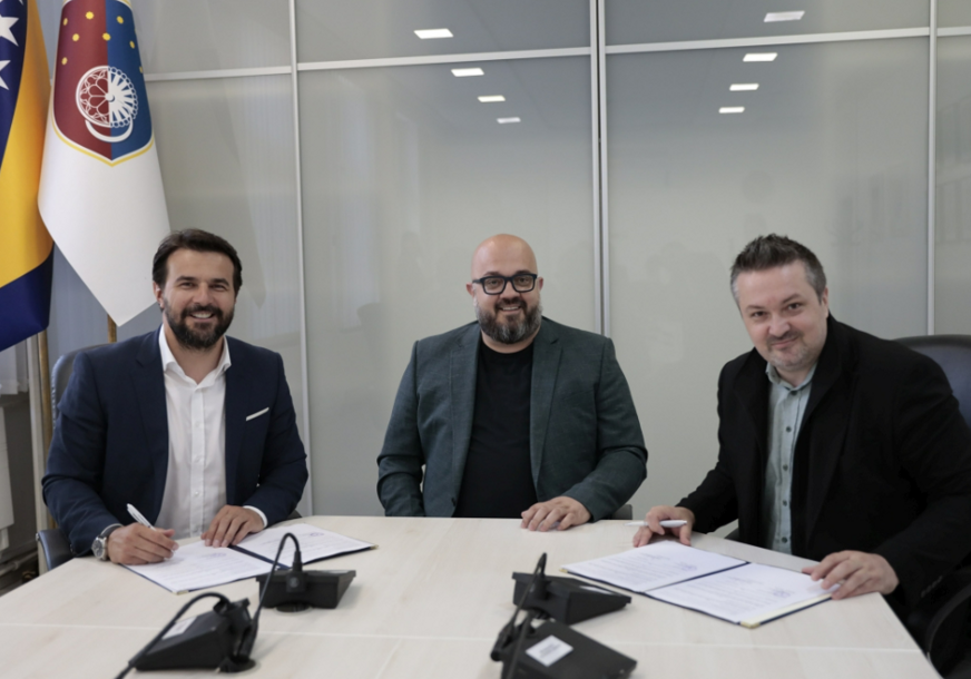 FOTO: PRESS VLADA KS