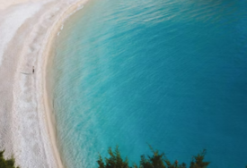 Je li realno? Plaža u Grčkoj: Za 5 eura dobijate ležaljku, suncobran, kafu, vodu i krofnu