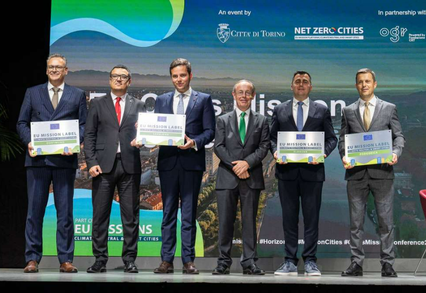 FOTO: PRESS VLADA KS