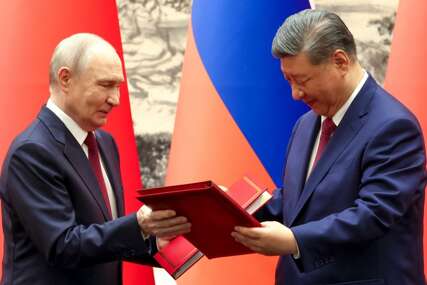 Rusija i Kina jačaju savez, potpisano 40 sporazuma