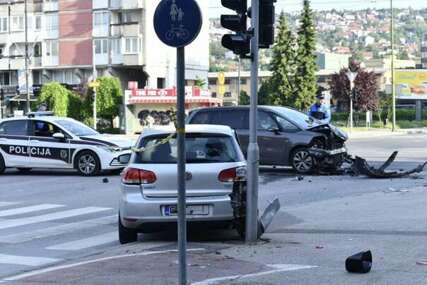 Težak sudar na Pofalićima: Dva automobila smrskana kod Ekonomske škole