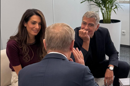 Premijer Poljske se na urnebesan način upoznao s Georgeom Clooneyjem: "Zovem se Donald, ali nisam kriv za to"