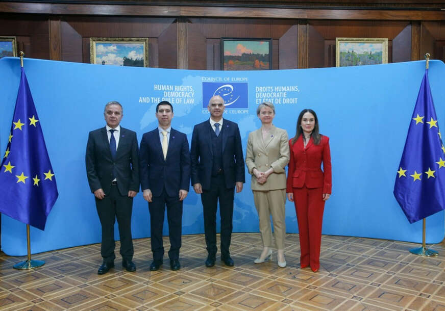 FOTO: EPA/DUMITRU DORU
