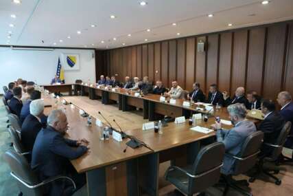 Ademović s delegacijom Matičnog društva bošnjačkih udruženja iz zemalja regije i dijaspore