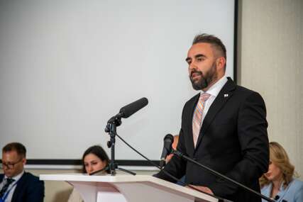 Admir Lisica za Bosnainfo: SNSD i HDZ imaju savez protiv BiH, a priče o brzim evropskim reformama su običan populizam