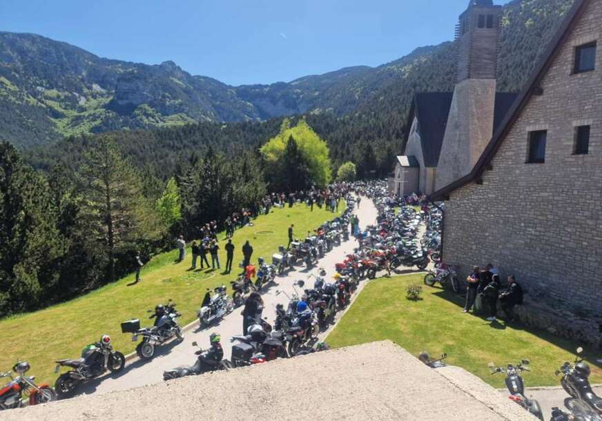 FOTO:  FRANJEVAČKA KUĆA MOLITVE MASNA LUKA