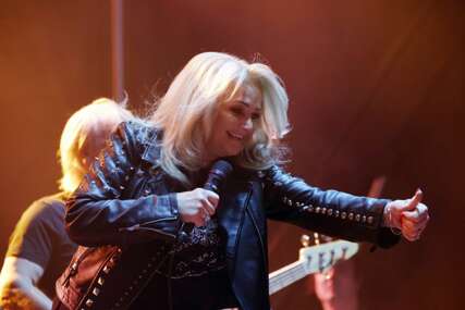 Pjevačica Bonnie Tyler se produbila iz kome nakon hitne operacije