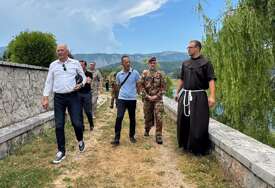 Helez i komandant EUFOR-a posjetili znamenitosti BiH na području Kupresa i Prozor-Rame