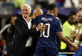 Nestvarna dominacija Trikolora u haotičnom susretu: Blistao Mbappe!