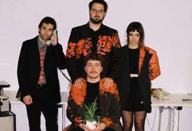 „Mrtav čovek" najavljuje treći studijski album grupe Šajzerbiterlemon