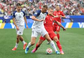 UŽIVO / BiH - Švicarska 0:0: Poklonili smo loptu Švicarcima, Vasilj spašava!