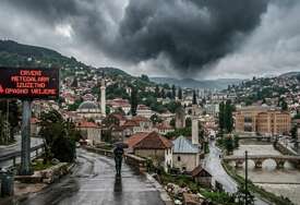 Crveni meteoalarm za BiH na snazi - spuštene roletne i klima uređaji jedini spas za građane