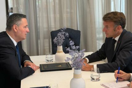 Bećirović s Macronom: Mandat i nadležnosti visokog predstavnika ne smiju biti ugroženi
