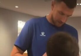 Mali navijač BiH pitao Džeku “zašto nisi igrala”: Dijamantova reakcija hit na mrežama