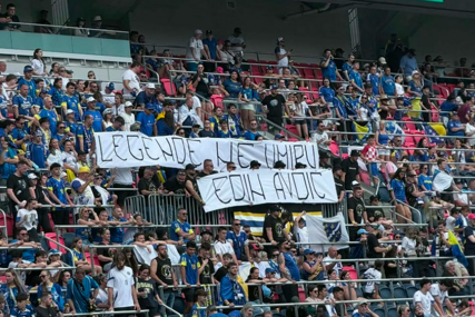 Navijači u St.Louisu posvetili transparent Edinu Avdiću