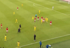 Eriksen se ponovo srušio na terenu, Danci javili da je pri svijesti